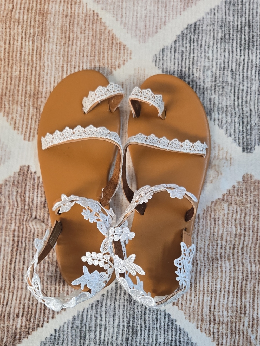 White Lace Floral Toe-Loop Sandals - Women